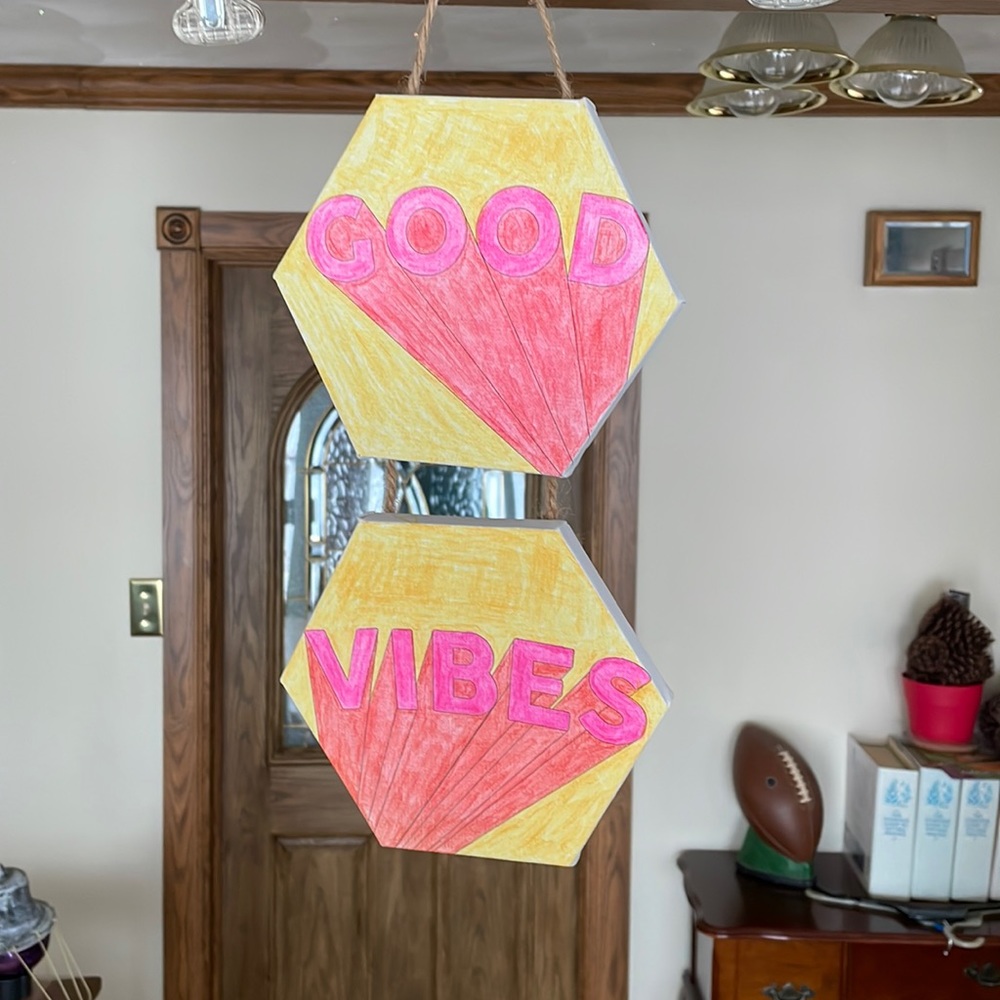 Good vibes wall hanger